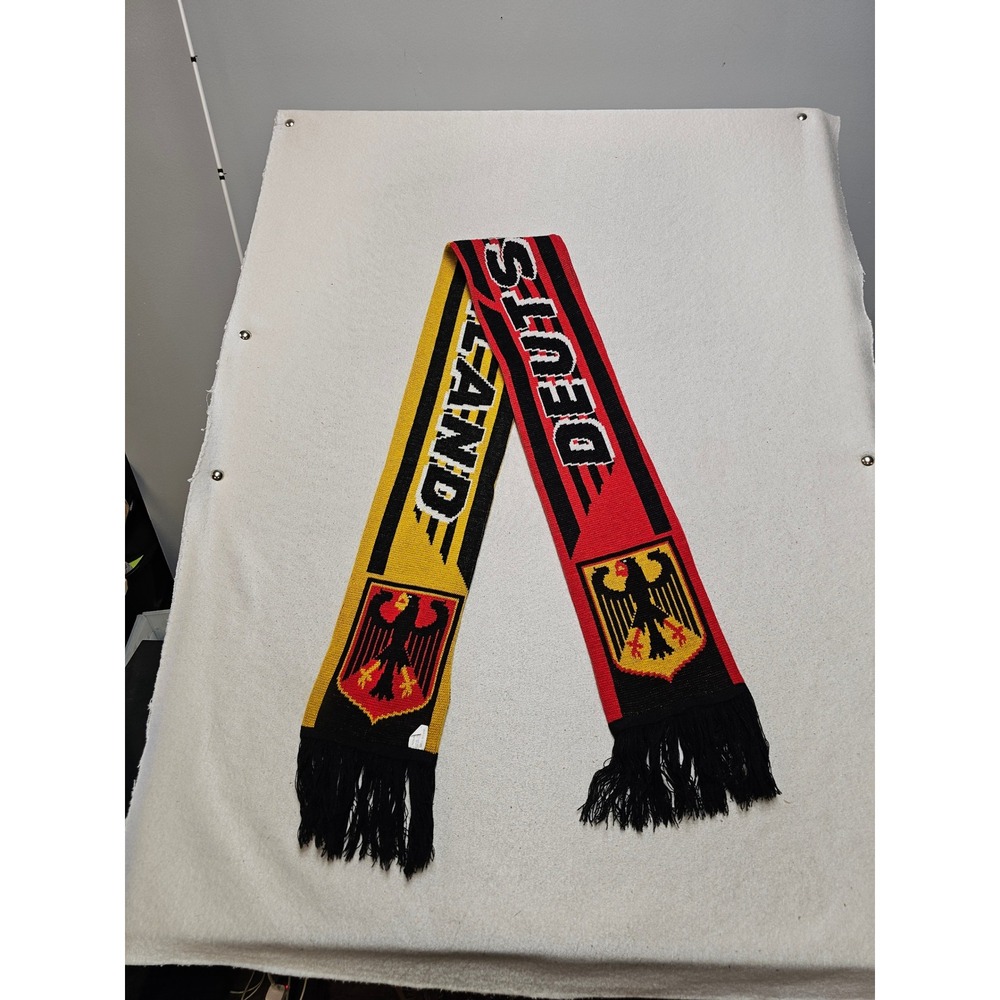 Deutschland Germany Soccer Football Fan Scarf Red Black Yellow Eagle Crest Knit